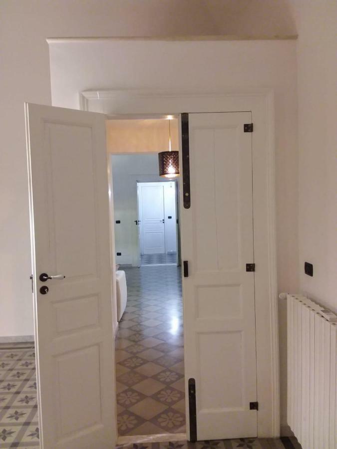 Maison Flores Бари Экстерьер фото
