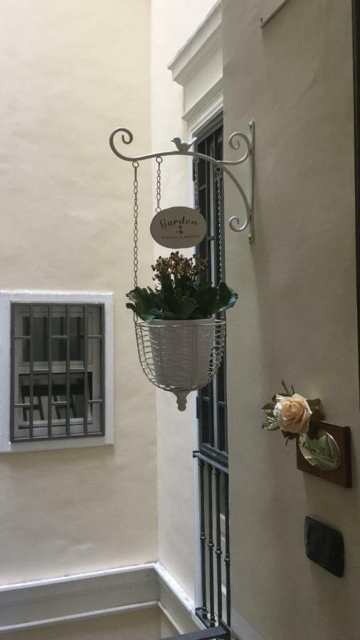 Maison Flores Бари Экстерьер фото